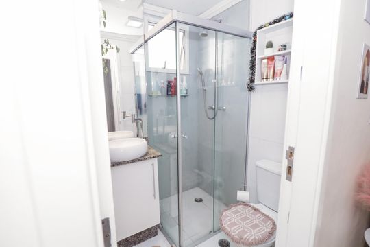 Banheiro de apartamento à venda com 2 quartos, 50m² em Vila Bela Vista (zona Norte), São Paulo
