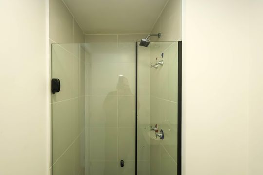 Banheiro de apartamento à venda com 1 quarto, 30m² em Liberdade, São Paulo