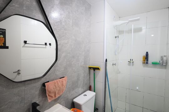 Banheiro de apartamento à venda com 2 quartos, 36m² em Presidente Altino, Osasco