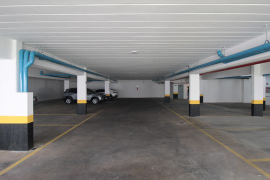 Garagem de apartamento para alugar com 2 quartos, 68m² em Serrano, Belo Horizonte