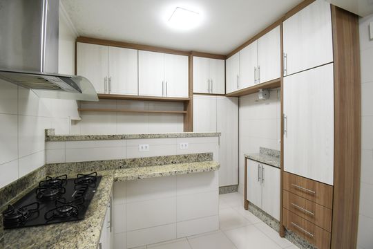 Cozinha de apartamento à venda com 3 quartos, 68m² em Centro, Curitiba