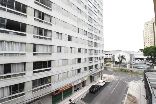 Vista do Quarto 1 de apartamento à venda com 3 quartos, 68m² em Centro, Curitiba