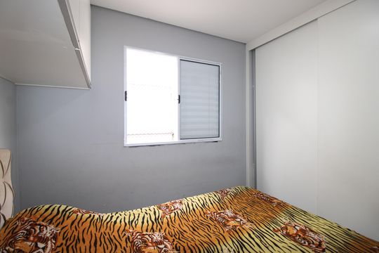 Quarto 2 de apartamento para alugar com 2 quartos, 40m² em Itaquera, São Paulo