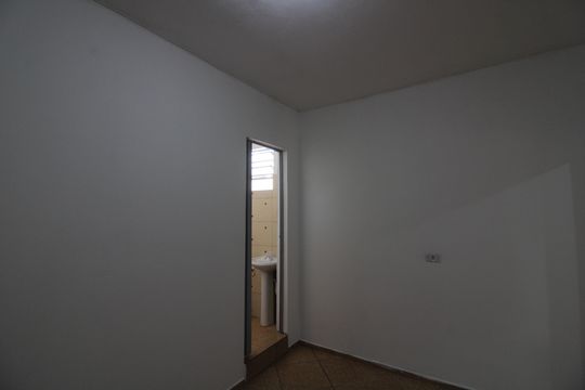 Casa para alugar com 1 quarto, 30m² em Vila Guaraciaba, São Paulo
