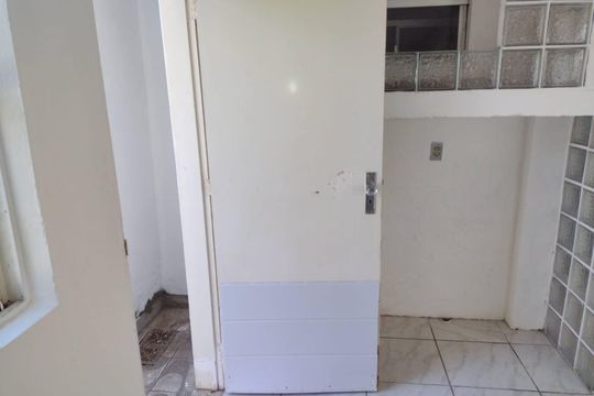 Corredor de casa para alugar com 2 quartos, 132m² em Jardim do Salso, Porto Alegre