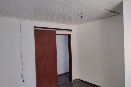 Quarto 1 de casa para alugar com 2 quartos, 132m² em Jardim do Salso, Porto Alegre