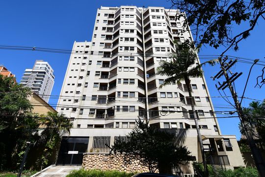 Fachada  de apartamento à venda com 1 quarto, 60m² em Cambuí, Campinas