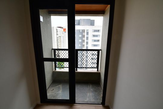 Varanda de apartamento à venda com 1 quarto, 60m² em Cambuí, Campinas