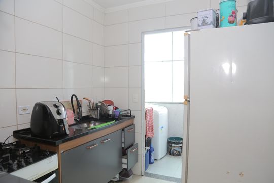 Cozinha de casa de condomínio à venda com 2 quartos, 42m² em Jardim Lideranca, São Paulo