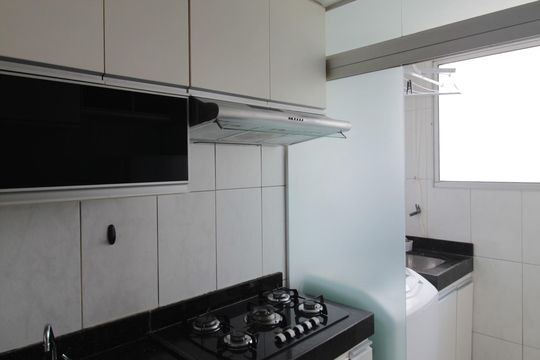 Cozinha e Área de Serviço de apartamento para alugar com 3 quartos, 90m² em Castelo, Belo Horizonte