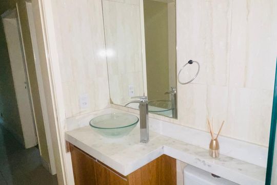 Banheiro de apartamento para alugar com 2 quartos, 52m² em Lajeado, Cotia