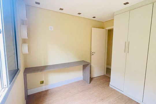 Quarto de apartamento para alugar com 2 quartos, 52m² em Lajeado, Cotia