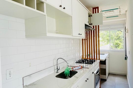 Cozinha de apartamento para alugar com 2 quartos, 45m² em Jardim Isis, Cotia