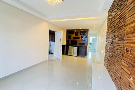 Sala de casa de condomínio para alugar com 3 quartos, 260m² em Jardim Rio das Pedras, Cotia