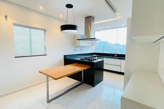Cozinha de casa de condomínio para alugar com 3 quartos, 260m² em Jardim Rio das Pedras, Cotia