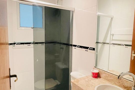 Banheiro de casa de condomínio para alugar com 3 quartos, 260m² em Jardim Rio das Pedras, Cotia