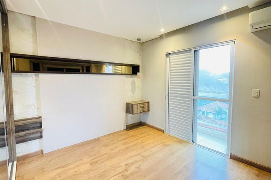 Quarto de casa de condomínio para alugar com 3 quartos, 260m² em Jardim Rio das Pedras, Cotia