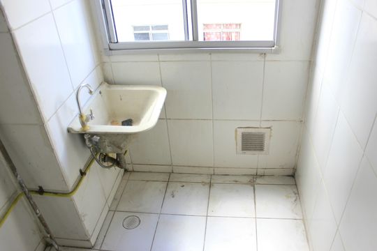 Cozinha com lavanderia  de apartamento para alugar com 2 quartos, 42m² em Mikail Ii, Guarulhos