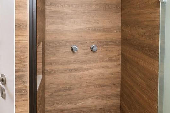 Banheiro de apartamento à venda com 2 quartos, 51m² em Parque Erasmo Assunção, Santo André