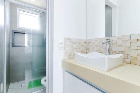 Banheiro Suíte  de apartamento para alugar com 2 quartos, 69m² em Vila Gopouva, Guarulhos