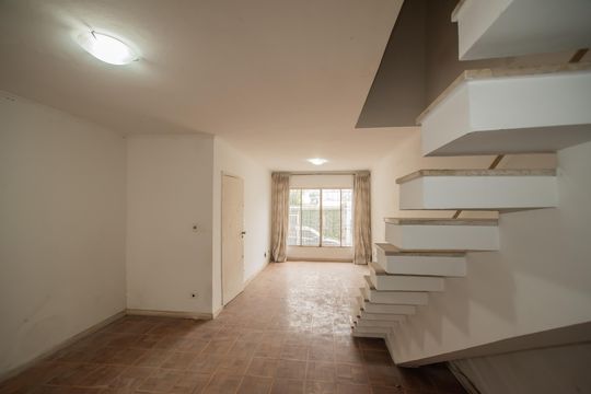 Sala de casa à venda com 3 quartos, 150m² em Mirandópolis, São Paulo