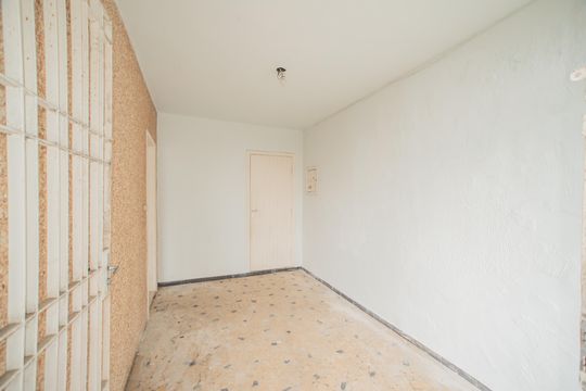 Garagem de casa à venda com 3 quartos, 150m² em Mirandópolis, São Paulo