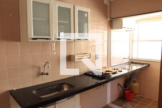 Cozinha e Área de Serviço de apartamento para alugar com 1 quarto, 40m² em Centro, Goiânia