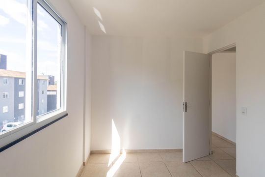 Quarto 1 de apartamento para alugar com 2 quartos, 44m² em Campo Comprido, Curitiba