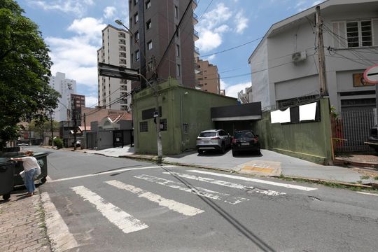 FACHADA DO IMÓVEL de casa à venda com 3 quartos, 95m² em Conceicao, Campinas