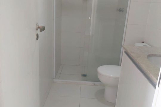 Banheiro de apartamento para alugar com 1 quarto, 54m² em Umuarama, Osasco