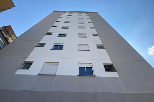 Fachada do bloco de apartamento para alugar com 2 quartos, 44m² em Santa Maria, Osasco