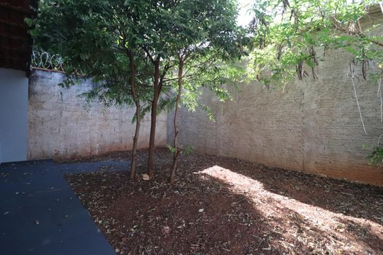 Quintal de casa para alugar com 2 quartos, 130m² em São Jorge, Uberlândia