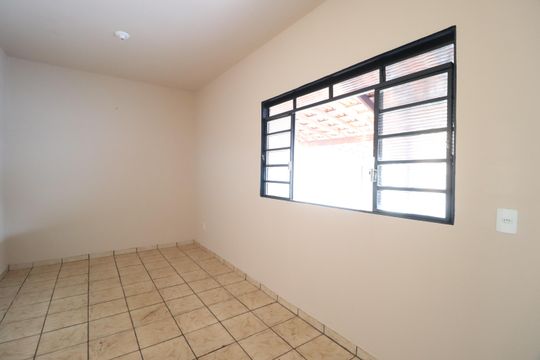 Sala de casa para alugar com 2 quartos, 130m² em São Jorge, Uberlândia
