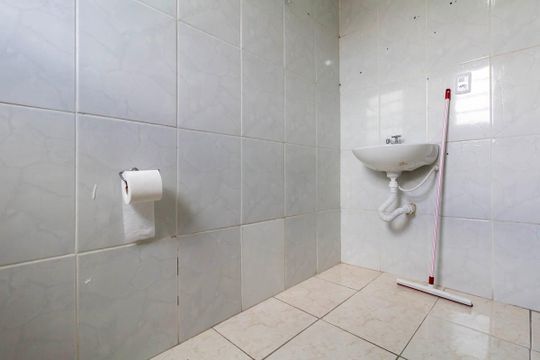 Banheiro 2 de casa para alugar com 1 quarto, 40m² em Jardim Cotinha, São Paulo