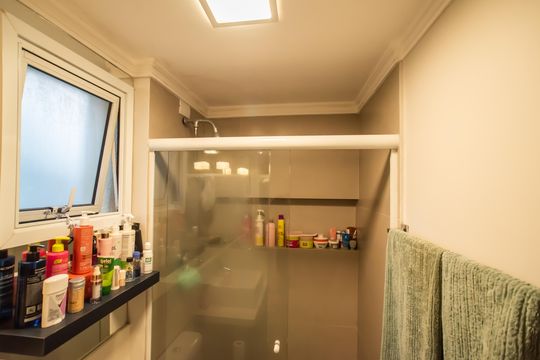 Banheiro da Suíte de apartamento para alugar com 2 quartos, 57m² em Vila Mariana, São Paulo