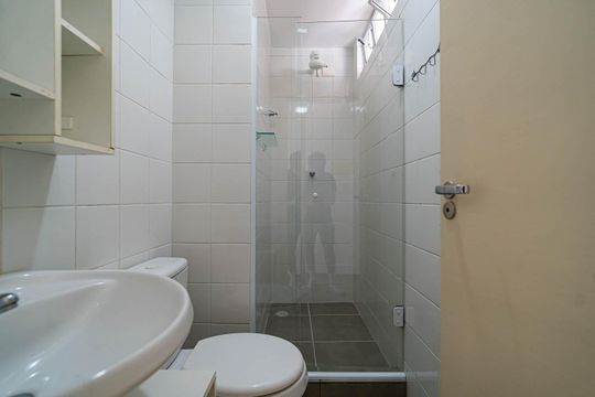 Banheiro de apartamento para alugar com 1 quarto, 33m² em Bela Vista, São Paulo