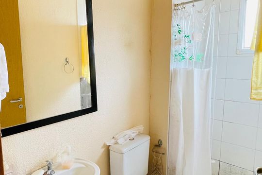Banheiro de apartamento para alugar com 2 quartos, 39m² em Jardim Isis, Cotia