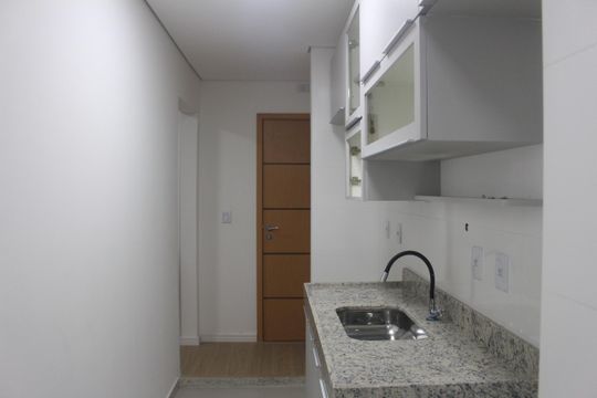 Cozinha de apartamento para alugar com 1 quarto, 47m² em Nova Gerti, São Caetano do Sul