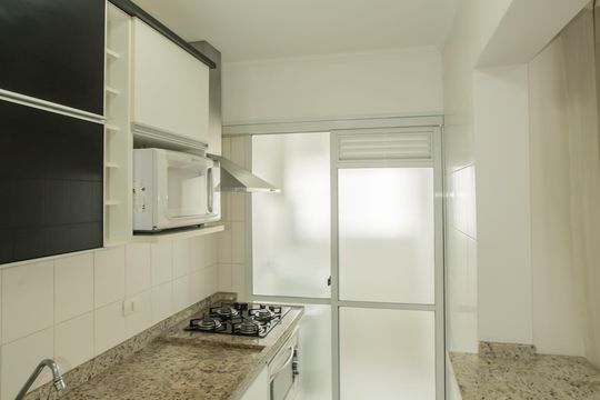 Cozinha de apartamento para alugar com 1 quarto, 42m² em Vila da Saúde, São Paulo