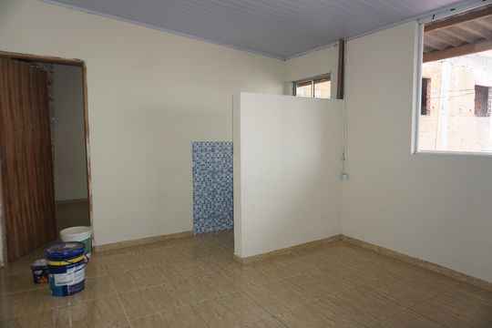 Sala de casa para alugar com 2 quartos, 60m² em Chácaras Caxingui, Embu das Artes