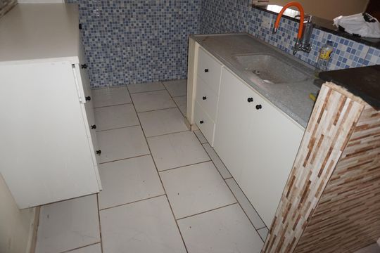 Cozinha de casa para alugar com 2 quartos, 60m² em Chácaras Caxingui, Embu das Artes