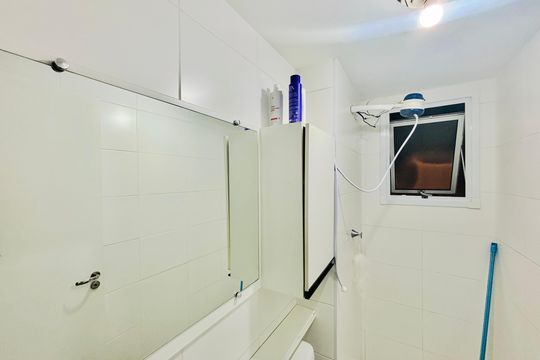 Banheiro de apartamento para alugar com 2 quartos, 42m² em Jardim Helian, São Paulo