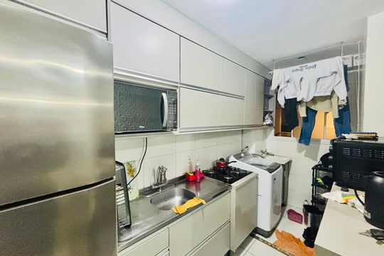 Cozinha de apartamento para alugar com 2 quartos, 42m² em Jardim Helian, São Paulo