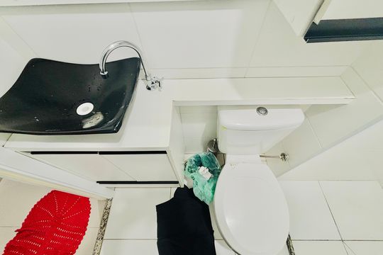 Banheiro de apartamento para alugar com 2 quartos, 42m² em Jardim Helian, São Paulo