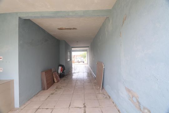 Garagem de casa à venda com 2 quartos, 470m² em Harmonia, Canoas