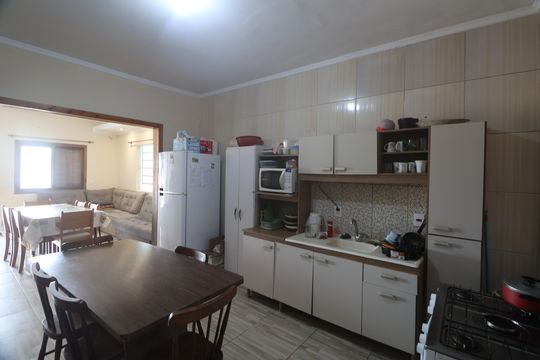 Cozinha de casa à venda com 2 quartos, 470m² em Harmonia, Canoas
