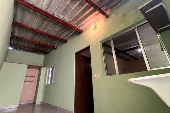 Lavanderia de casa para alugar com 1 quarto, 32m² em Parque Turiguara, Cotia