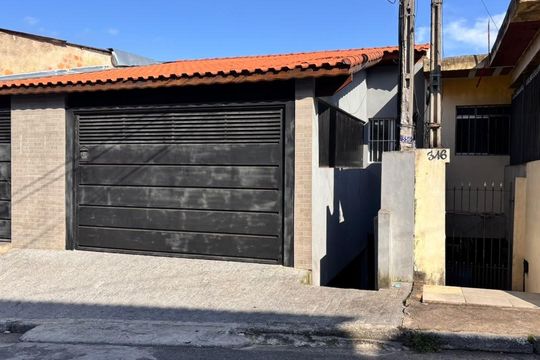 Fachada de casa para alugar com 1 quarto, 32m² em Parque Turiguara, Cotia