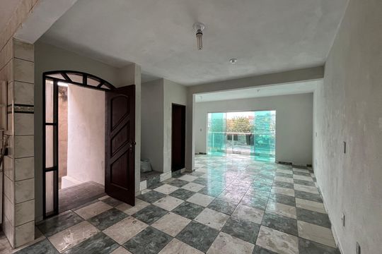 Sala de casa à venda com 3 quartos, 305m² em Vila Yara, São Paulo