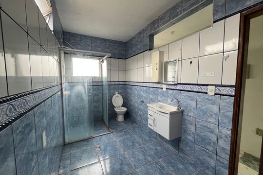 Banheiro da Suíte de casa à venda com 3 quartos, 305m² em Vila Yara, São Paulo